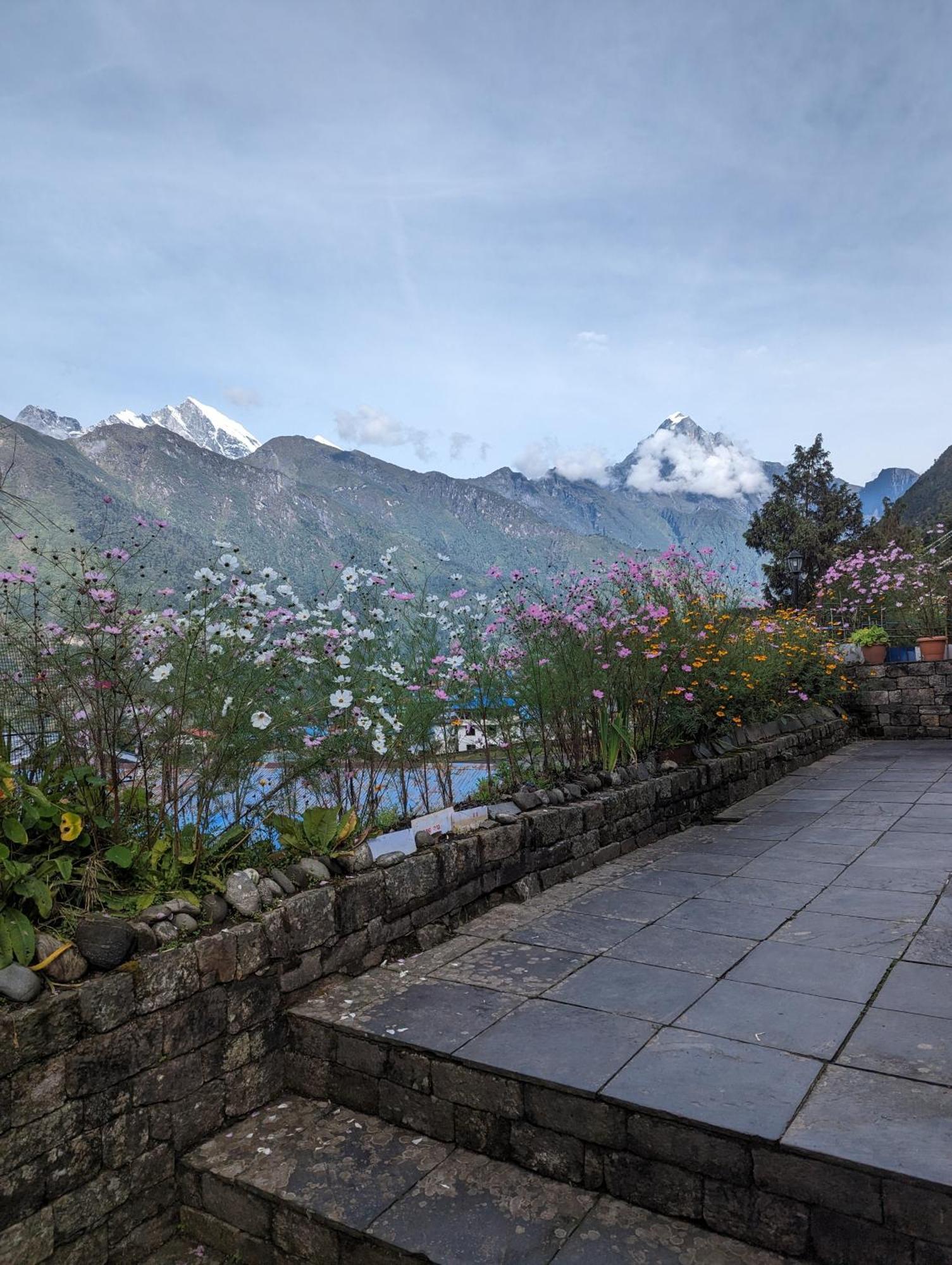 Lukla Himalaya Lodge Bagian luar foto